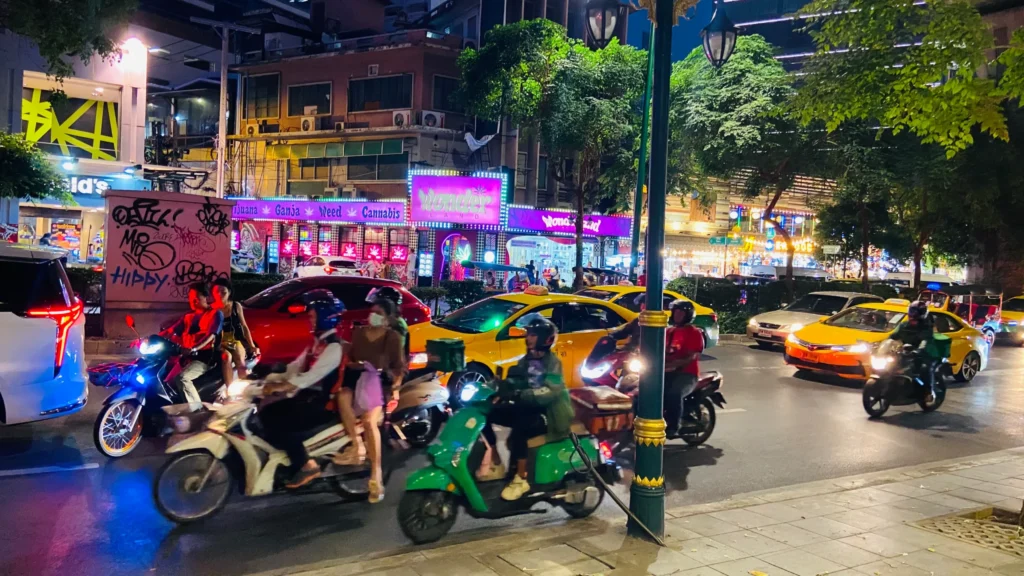 5 Must Visit Places In Bangkok For US Travelers